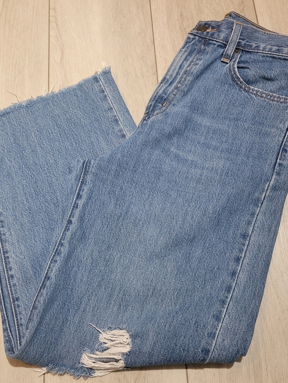 Levi's Women's Distressed High Waisted Straight Leg Raw Hem Denim Jeans 26 Blue